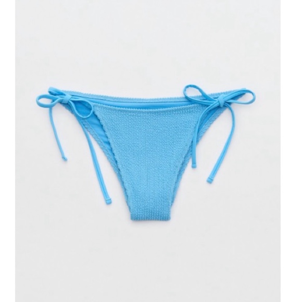 Cheeky bikini bottoms